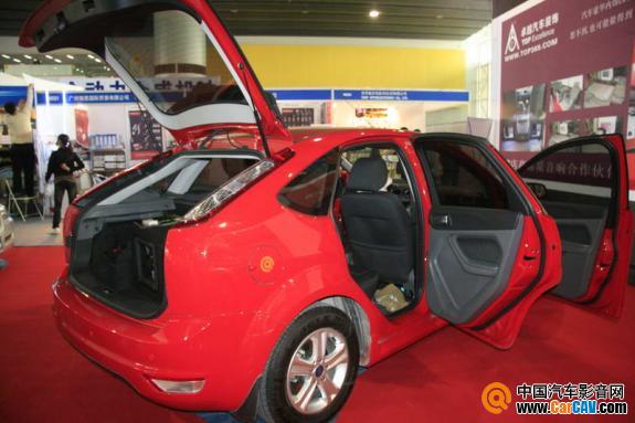 广州卓越红色福克斯展示车