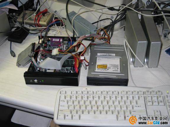 先用PC ATX电源给主板和CD-ROM供电