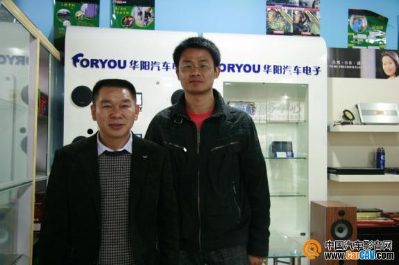 左起：君安汽车服务有限公司总经理陈小忠、深圳大能环境区域经理王建科