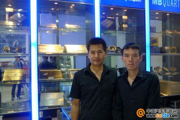 左：南宁道声总经理冯海航，右：CarCAV运营总监阿锦